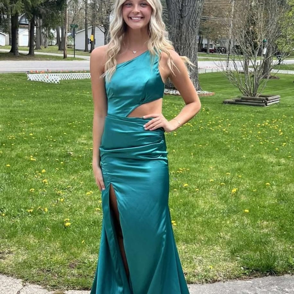 Elegant Teal Evening Gown